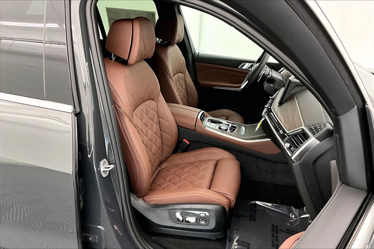 Thumbnail: 2026 BMW X5 - 14