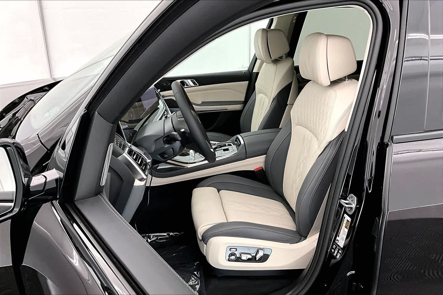 Thumbnail: 2026 BMW X7 - 11