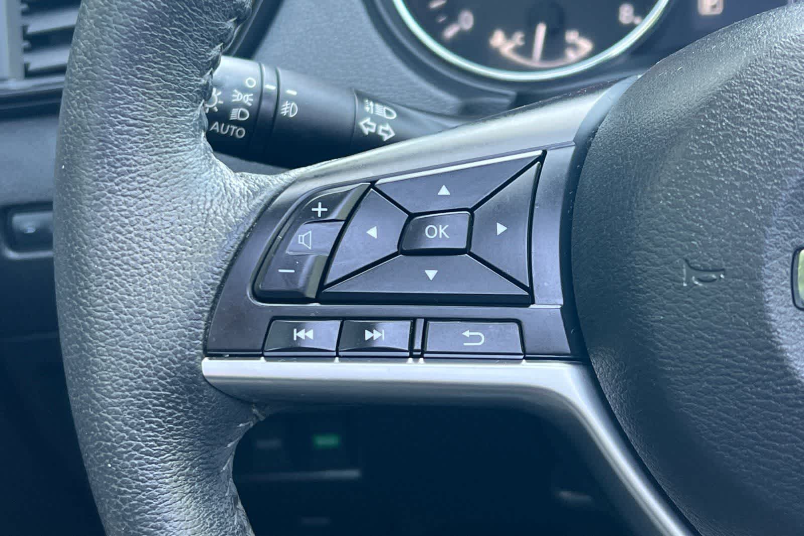 Thumbnail: 2020 Nissan Rogue - 25