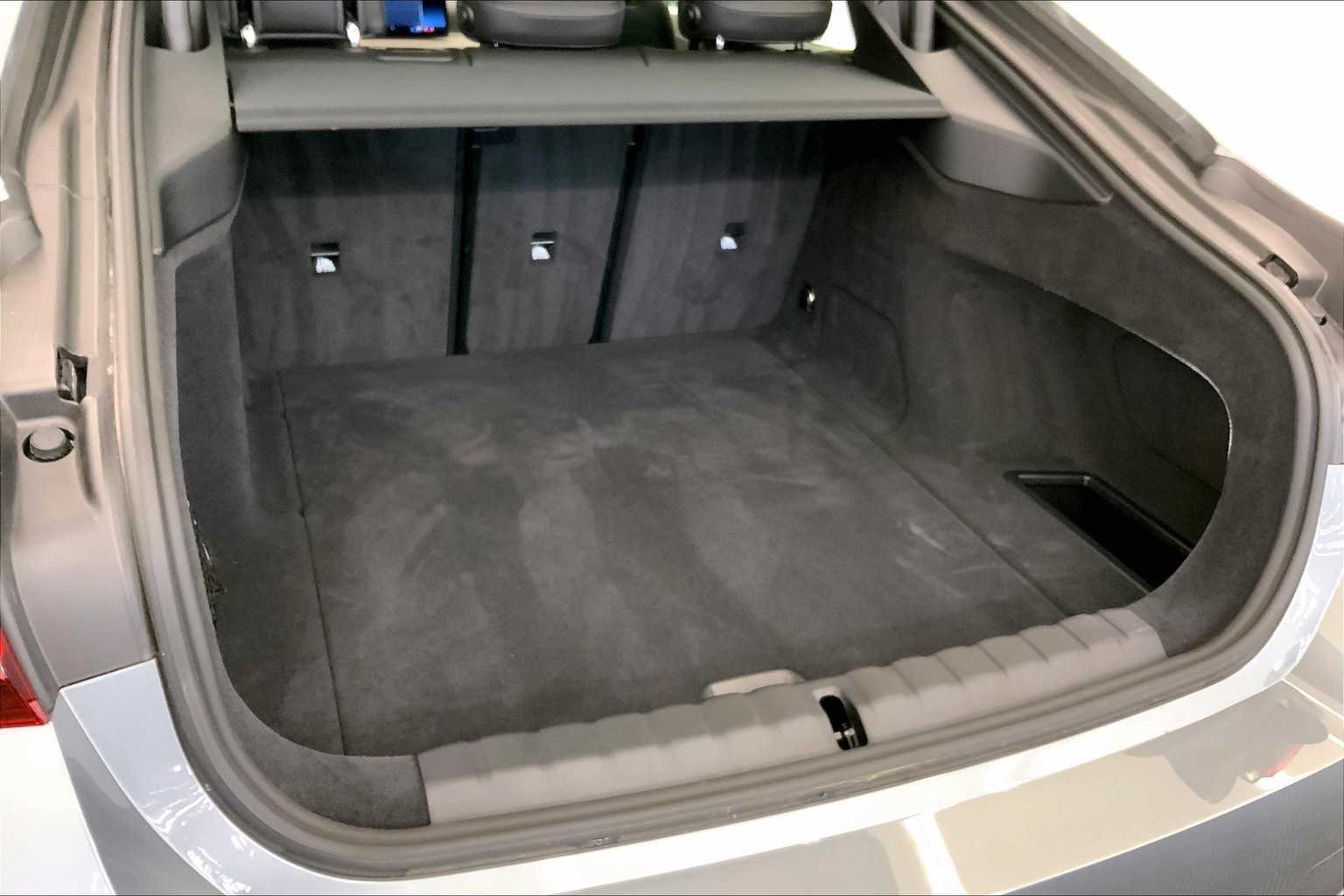 Thumbnail: 2025 BMW i4 - 18