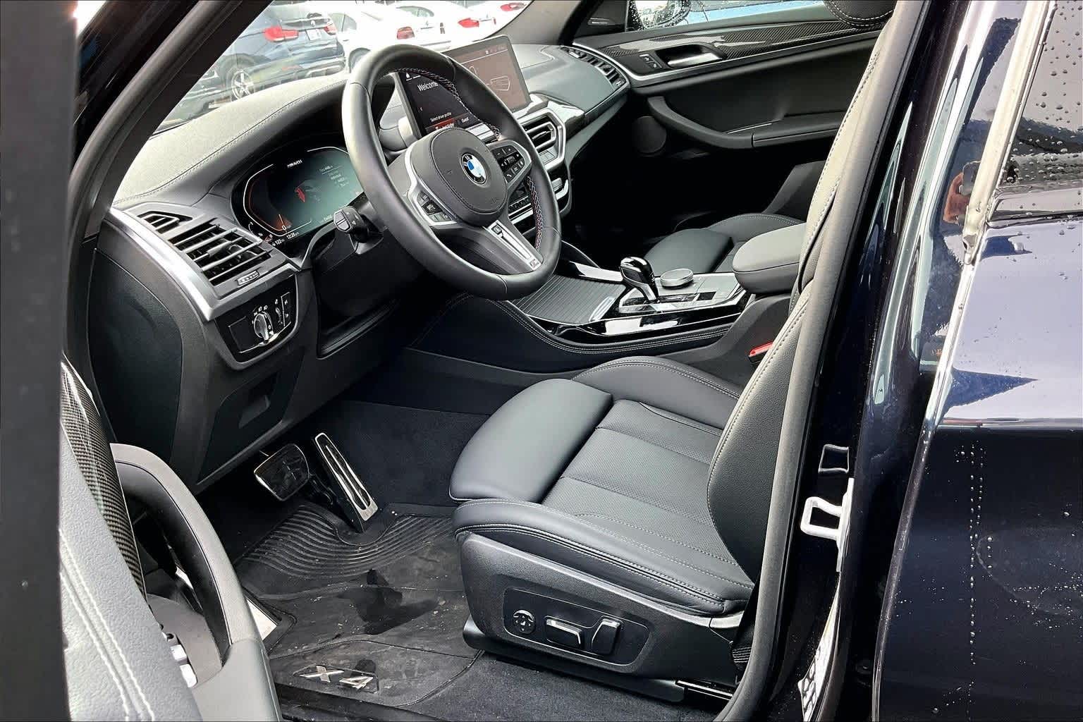 Thumbnail: 2025 BMW X4 - 11