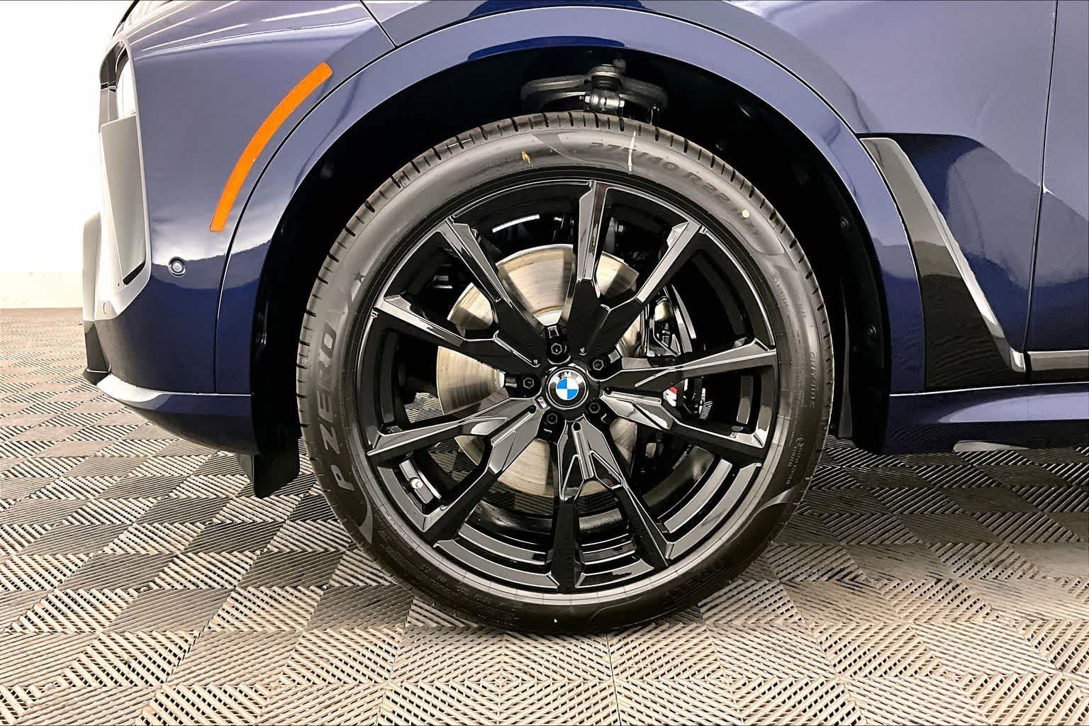 Thumbnail: 2026 BMW X7 - 8