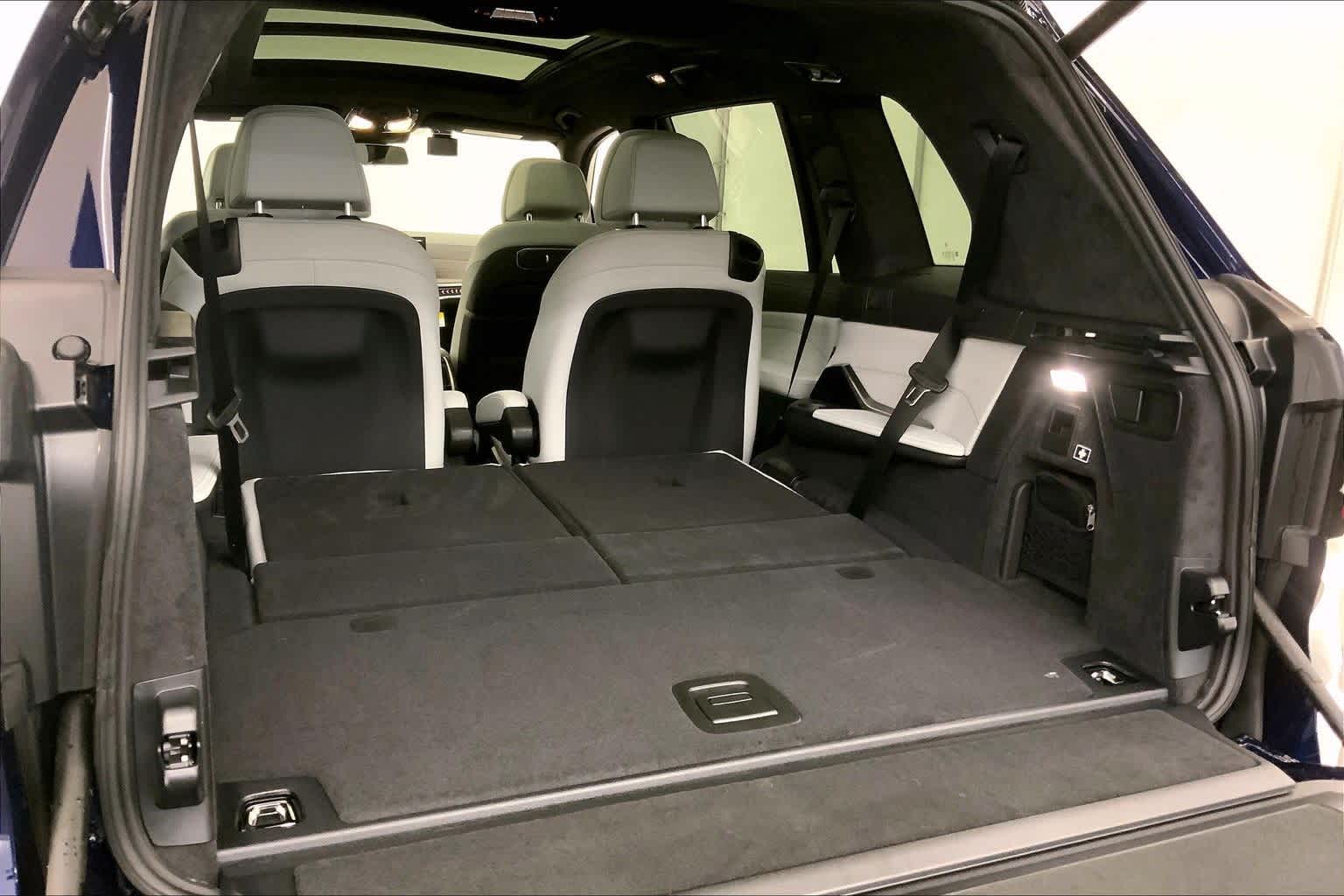 Thumbnail: 2026 BMW X7 - 19