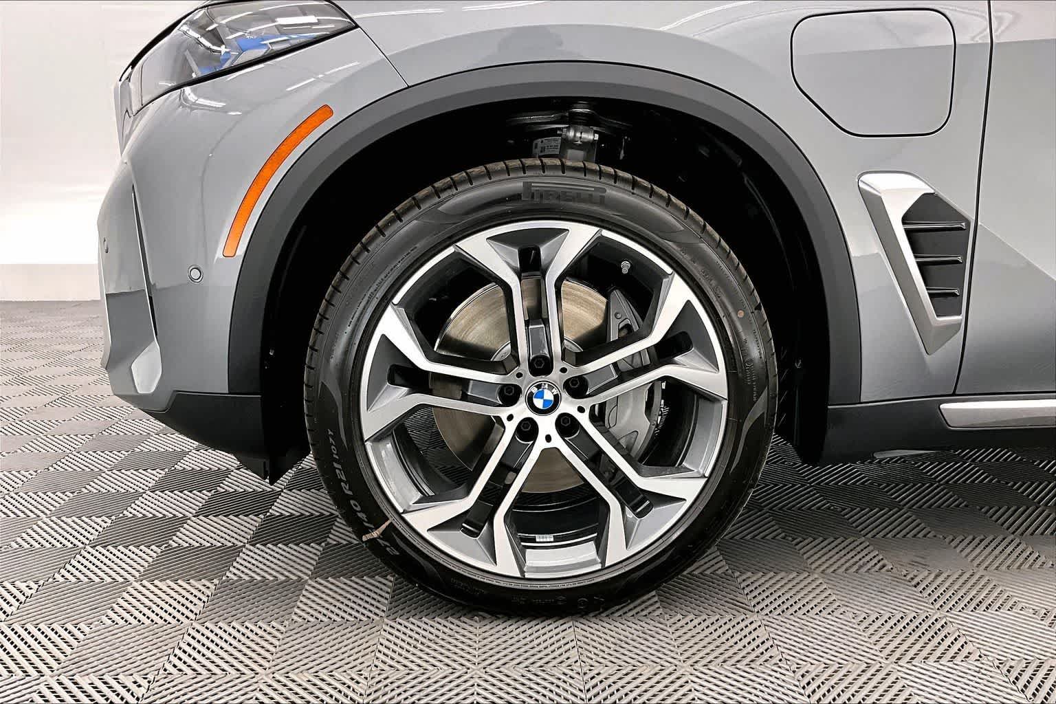 Thumbnail: 2026 BMW X5 - 8