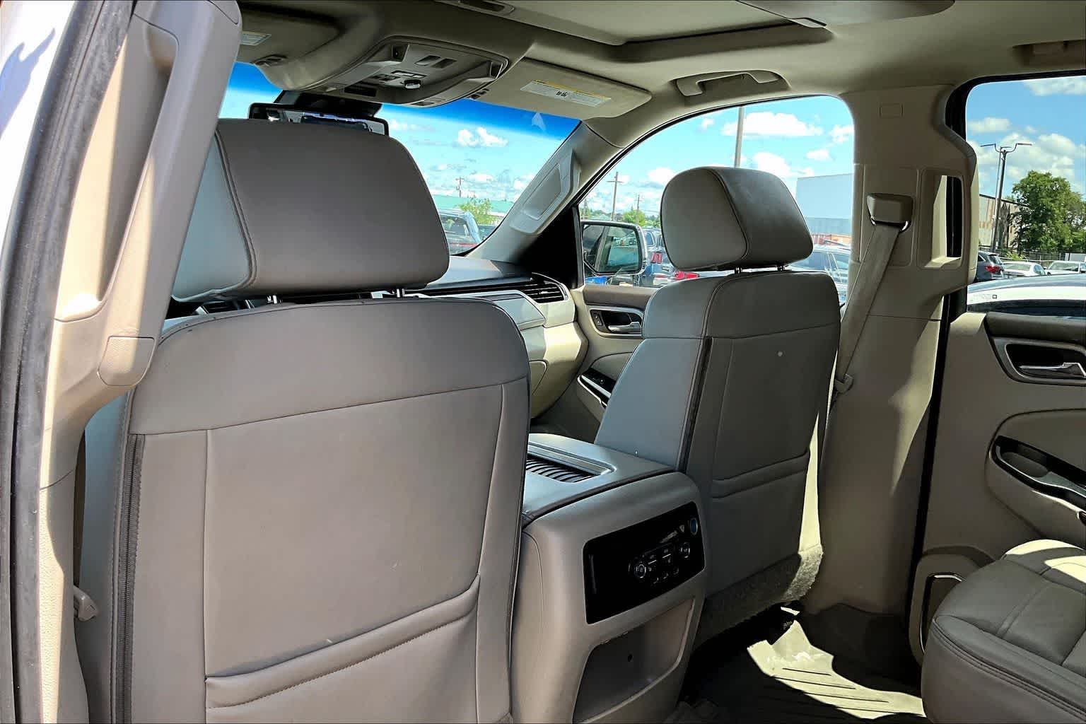 Thumbnail: 2019 GMC Yukon XL - 12