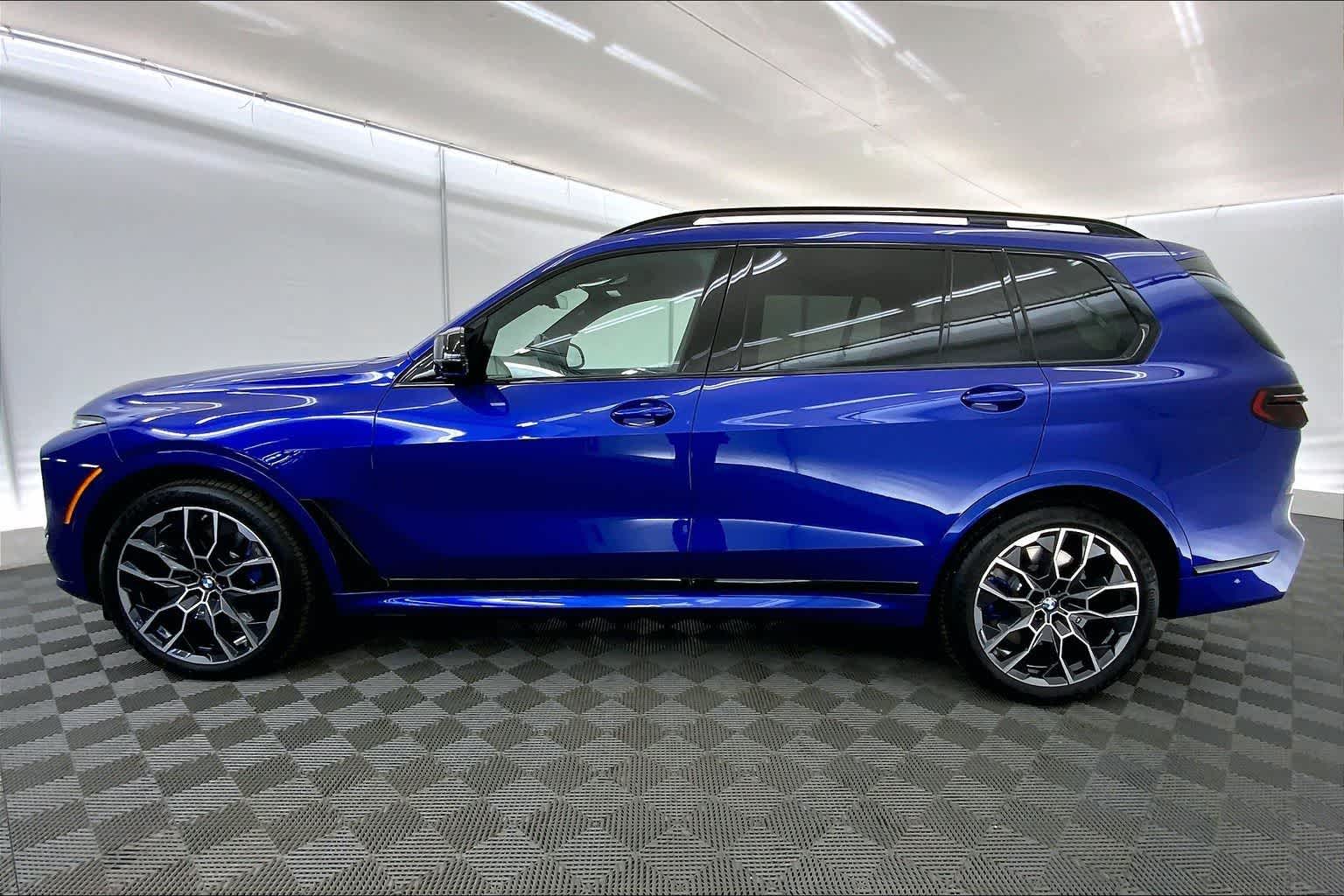 Thumbnail: 2024 BMW X7 - 3