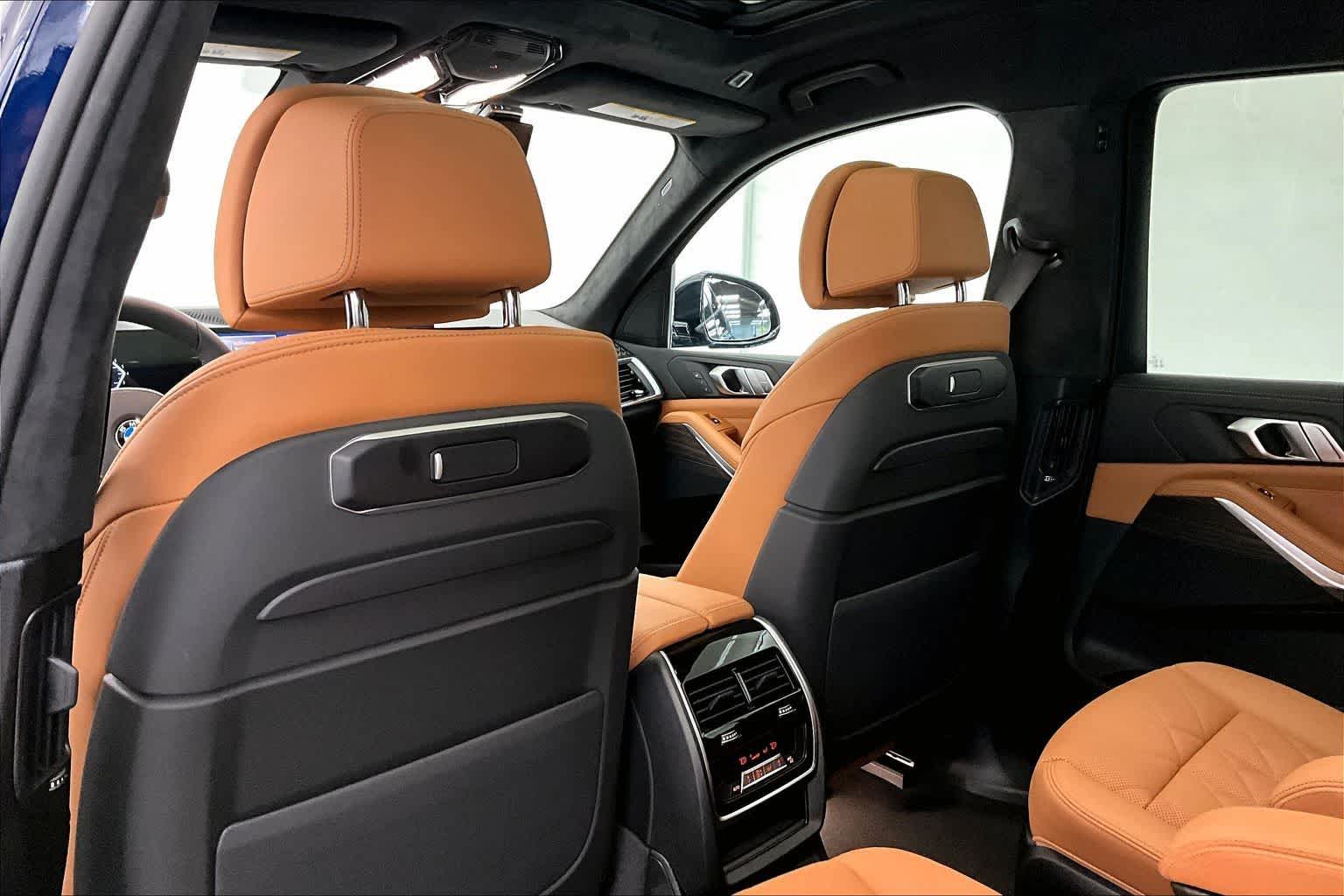 Thumbnail: 2026 BMW X7 - 12