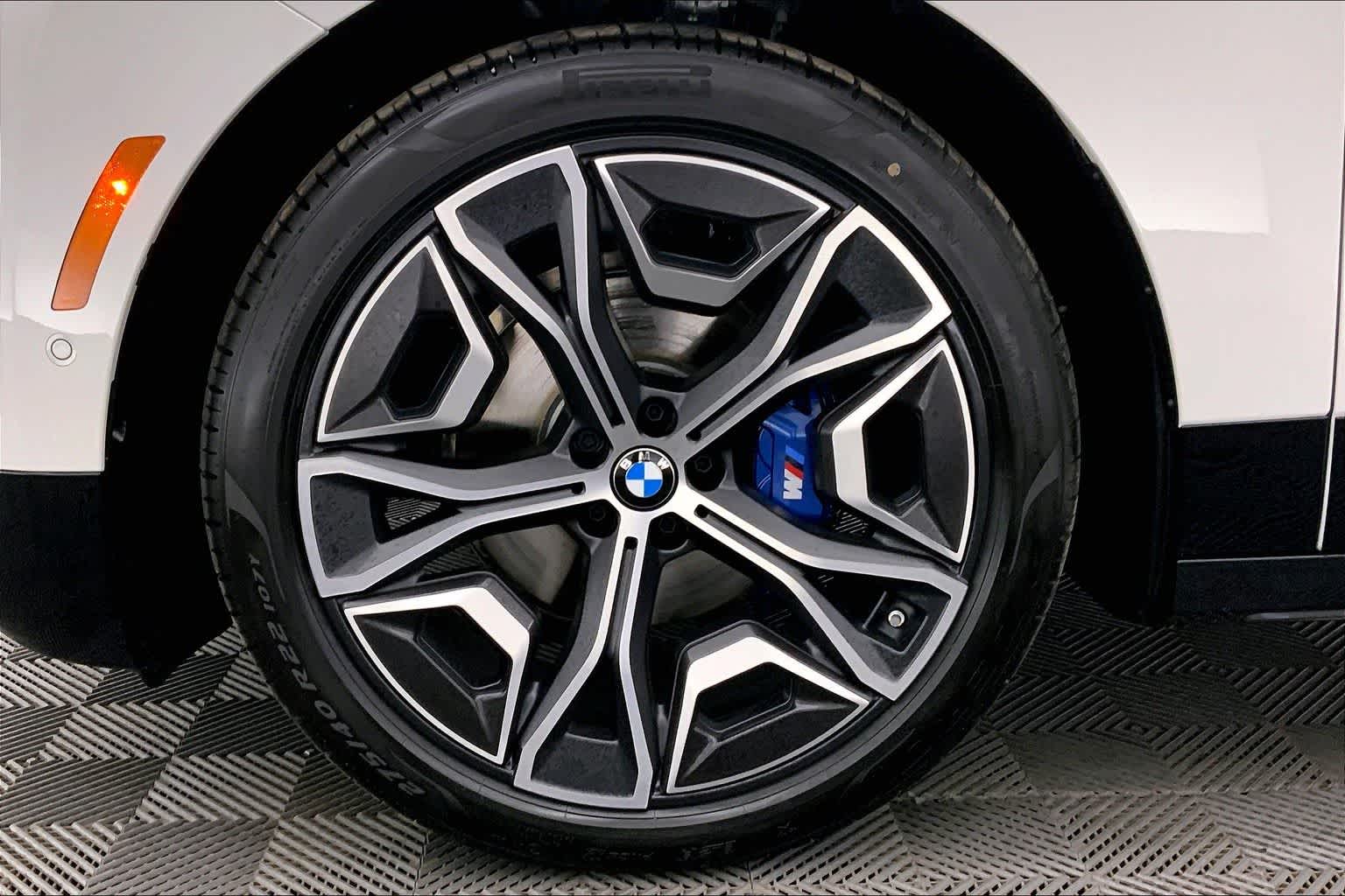 Thumbnail: 2025 BMW iX - 8