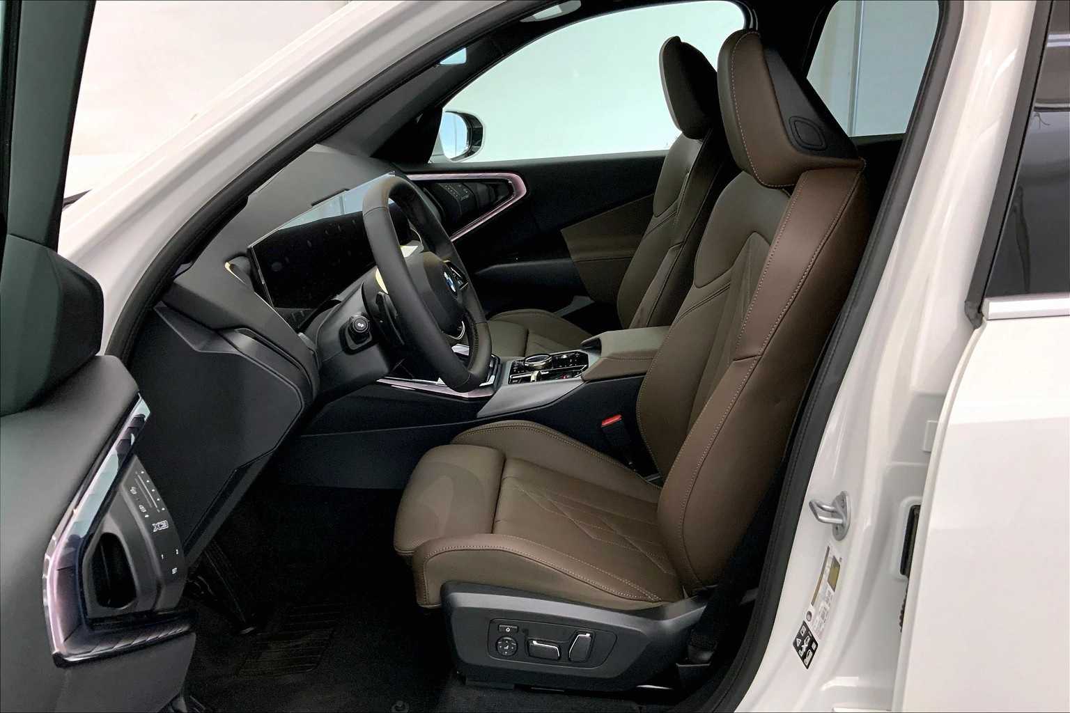 Thumbnail: 2025 BMW X3 - 11