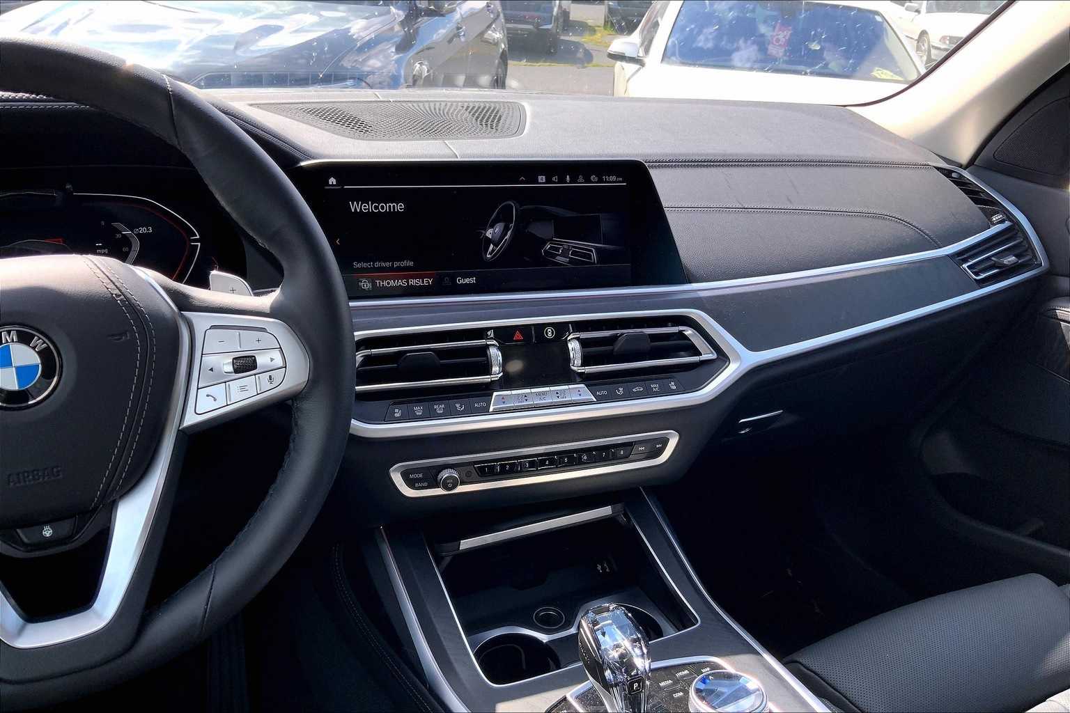 Thumbnail: 2022 BMW X7 - 16