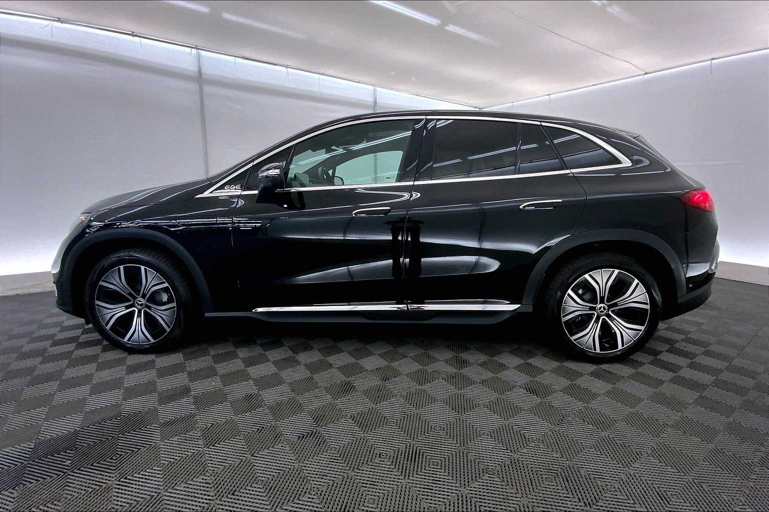 Thumbnail: 2023 Mercedes-Benz EQE - 3