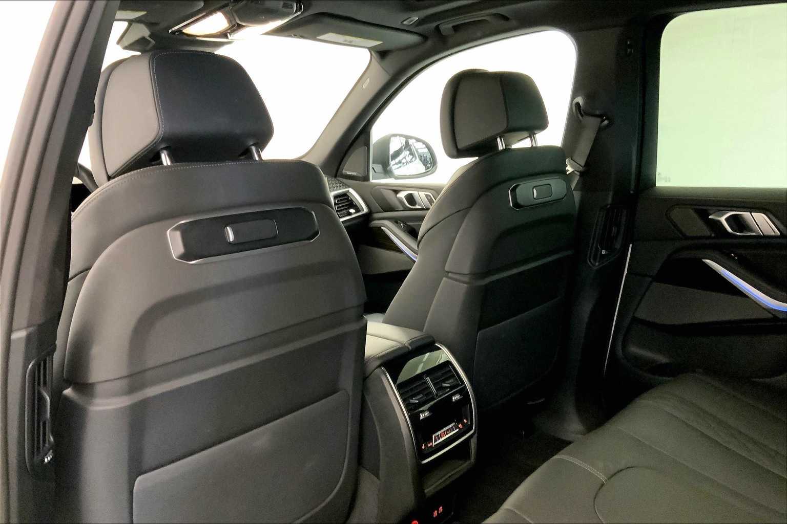 Thumbnail: 2025 BMW X5 - 12