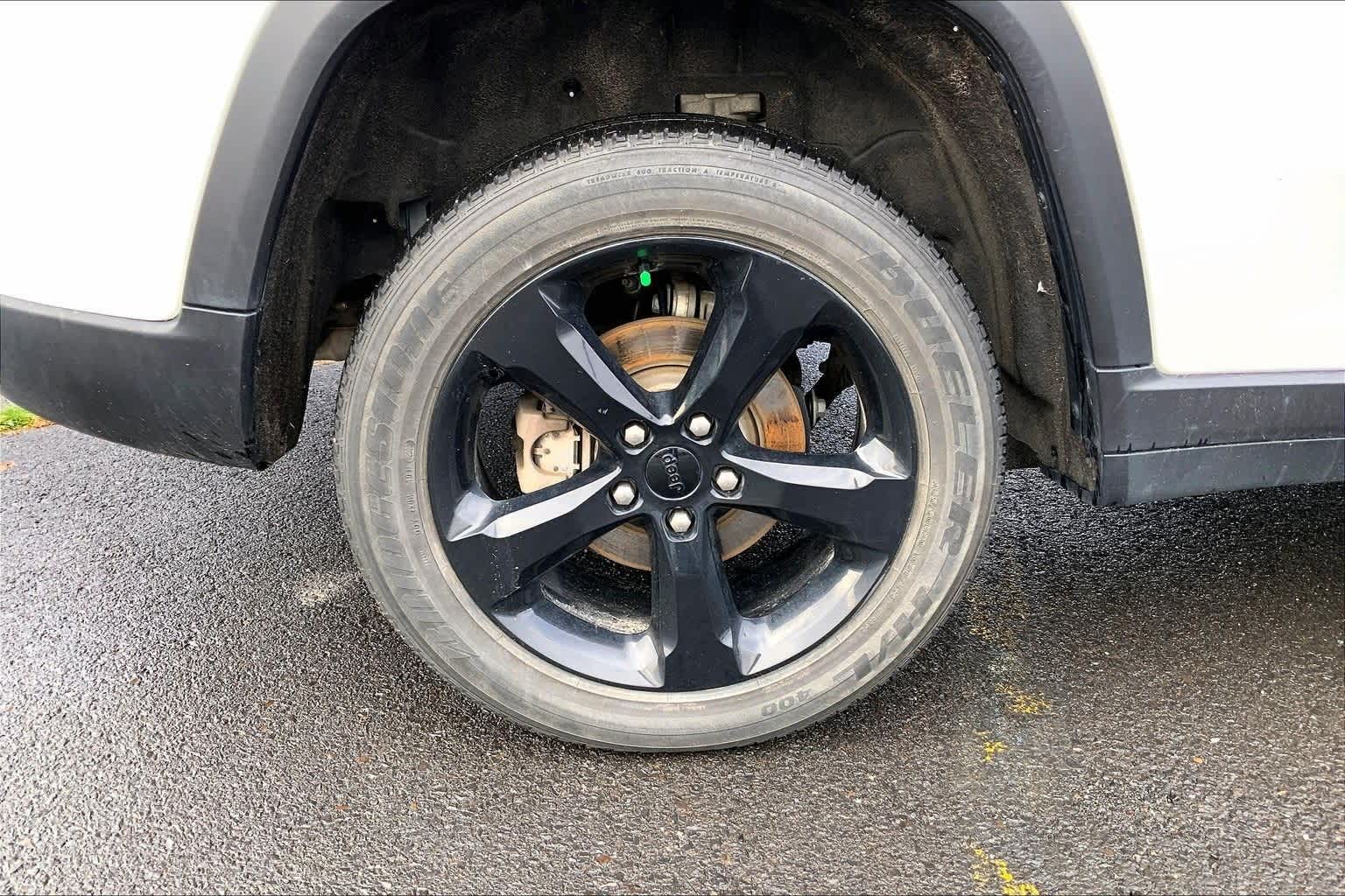 Thumbnail: 2023 Jeep Grand Cherokee - 20