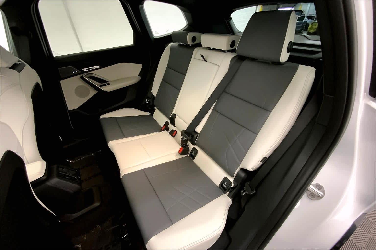 Thumbnail: 2026 BMW X1 - 13