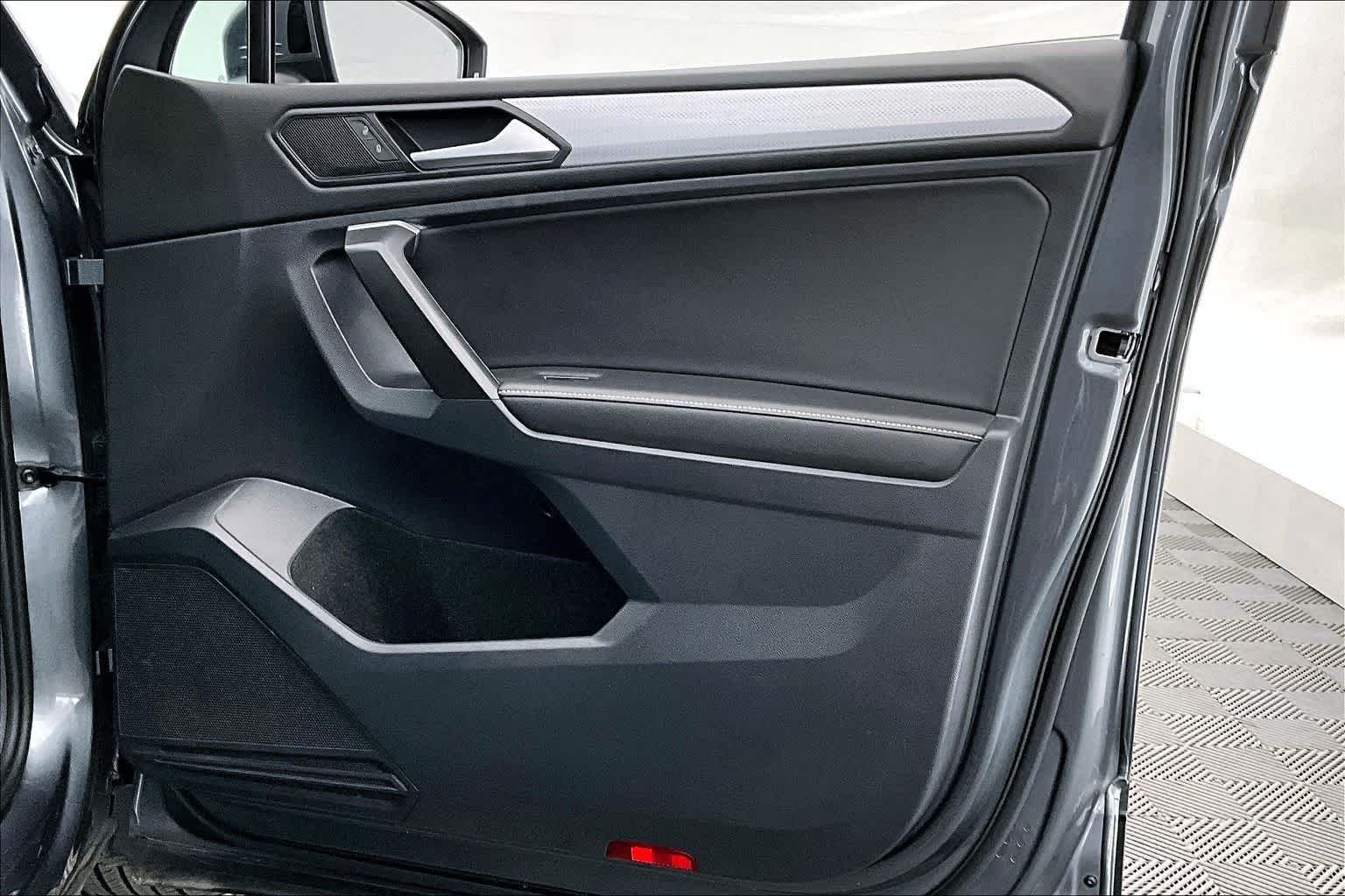 Thumbnail: 2024 Volkswagen Tiguan - 28