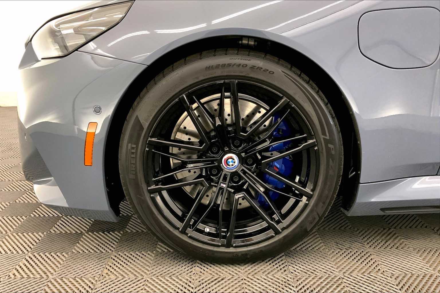 Thumbnail: 2025 BMW M5 - 8