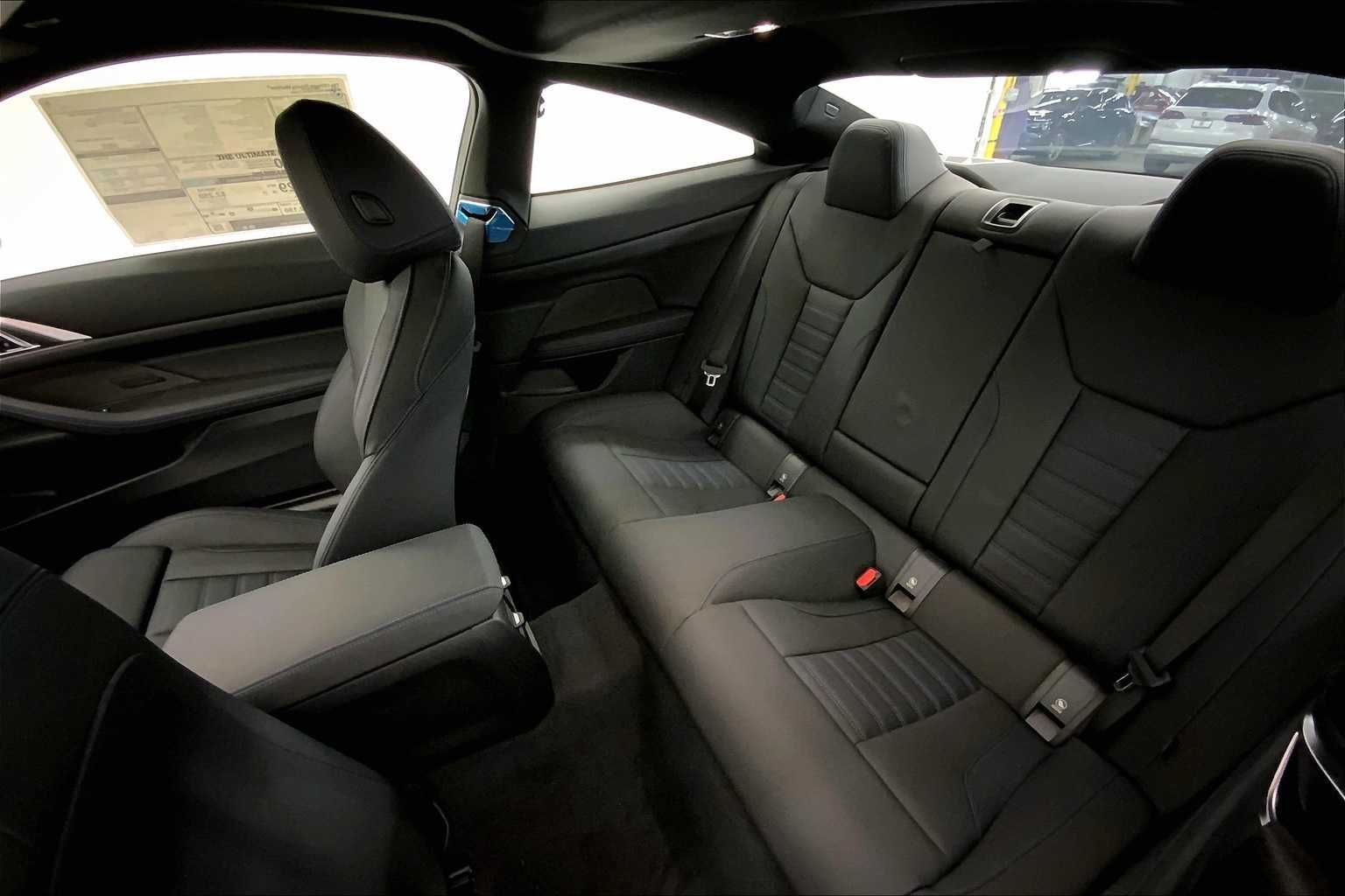 Thumbnail: 2026 BMW 4 Series - 12