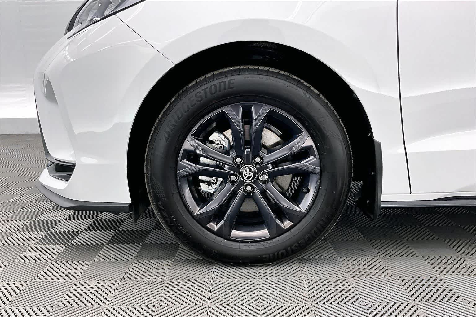 Thumbnail: 2025 Toyota Sienna - 8