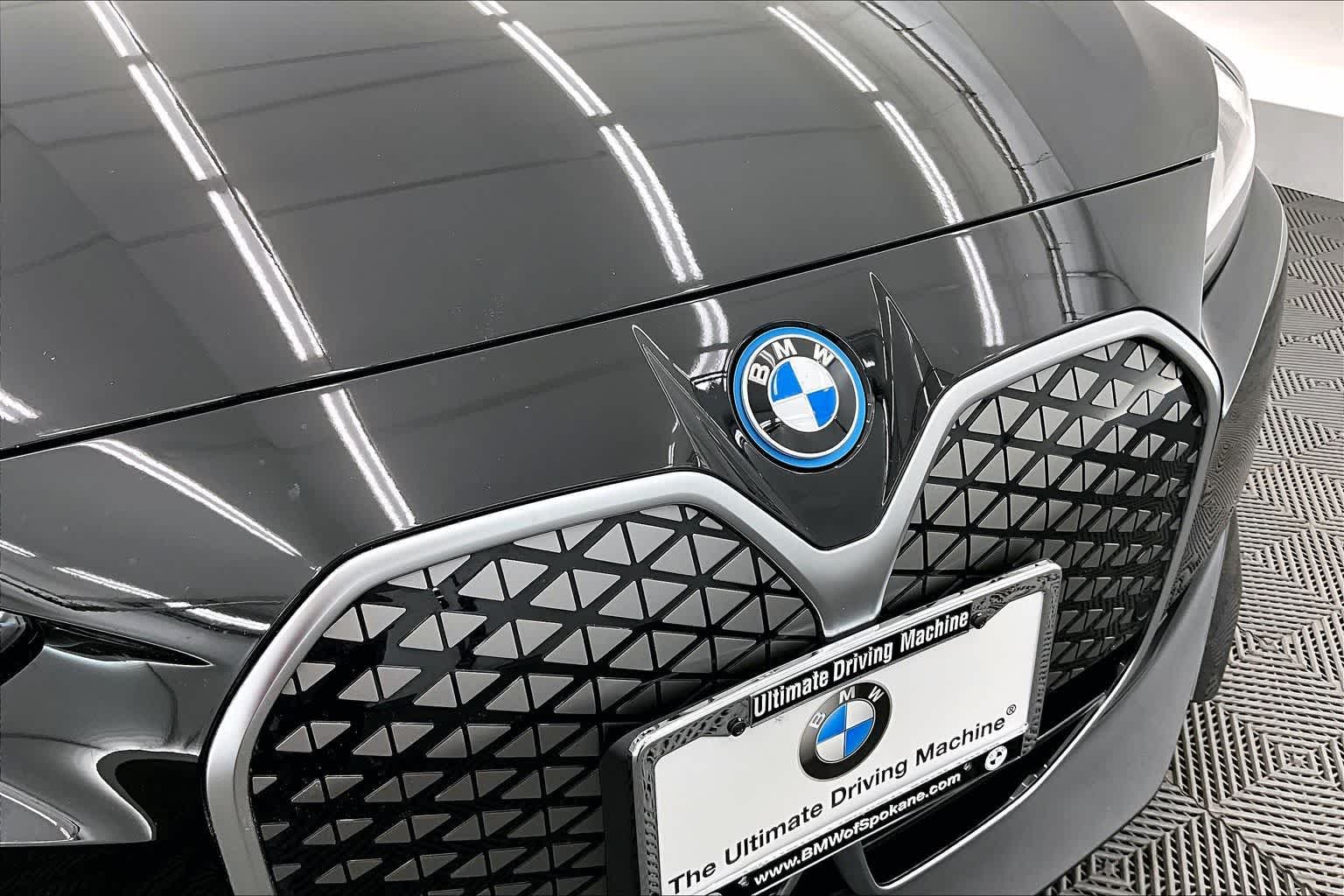 Thumbnail: 2025 BMW i4 - 33