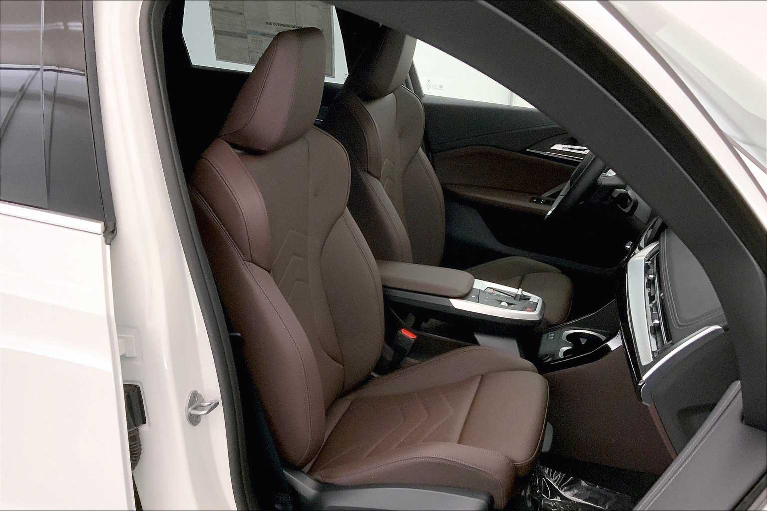 Thumbnail: 2025 BMW X1 - 14