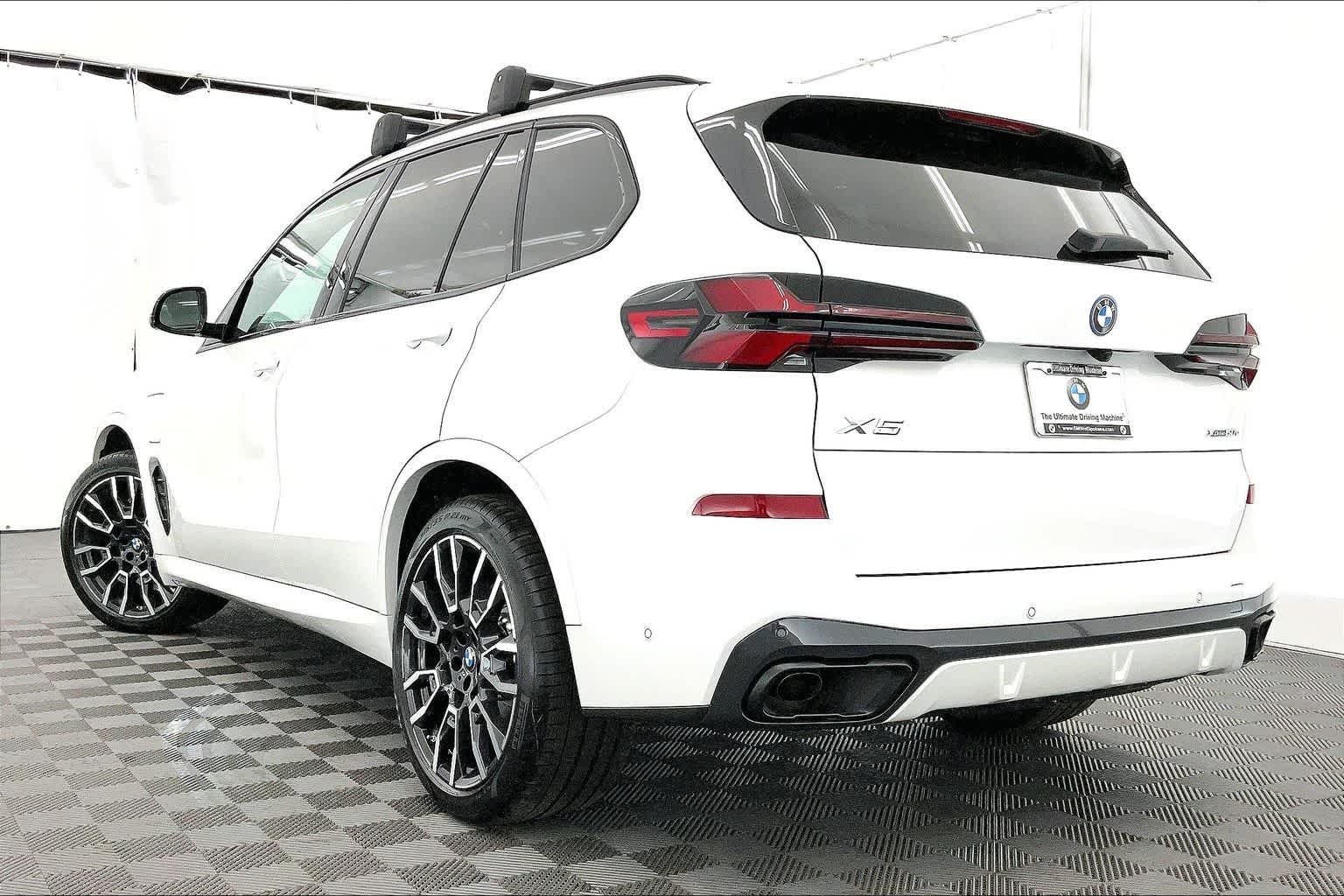 Thumbnail: 2026 BMW X5 - 4