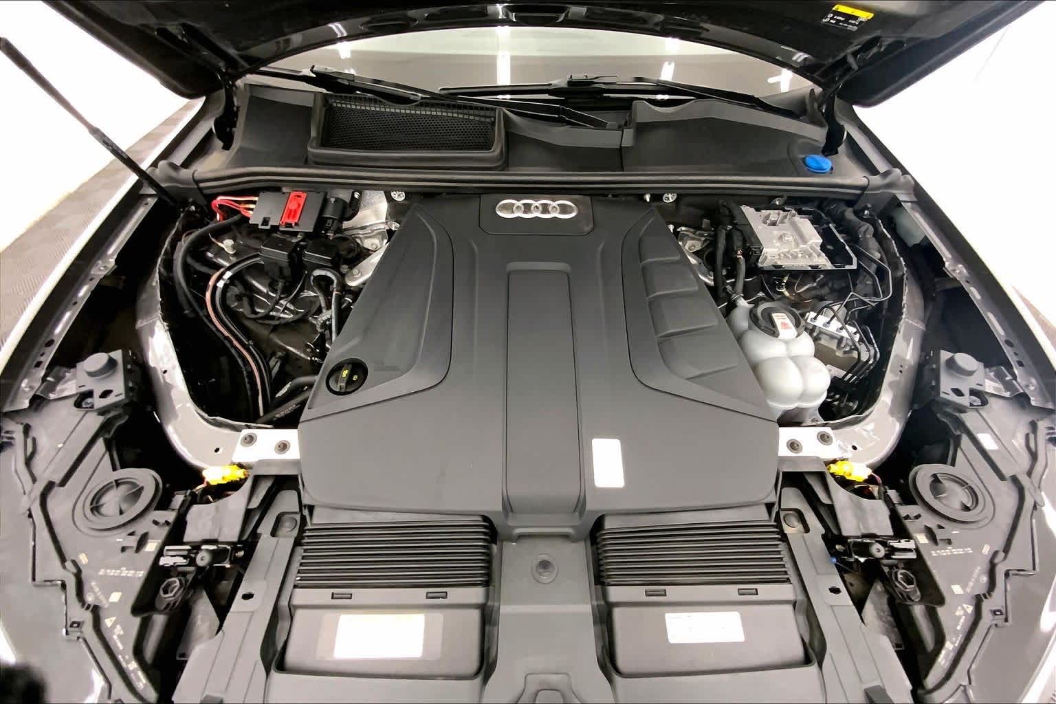 Thumbnail: 2021 Audi Q7 - 9