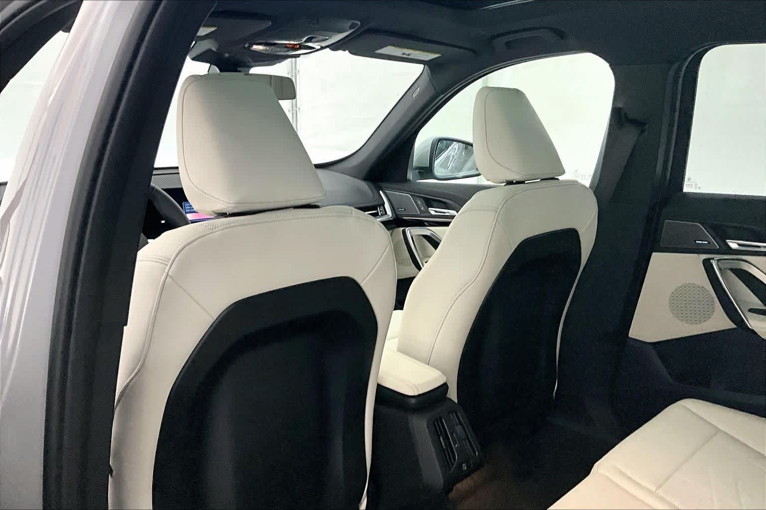 Thumbnail: 2026 BMW X1 - 12