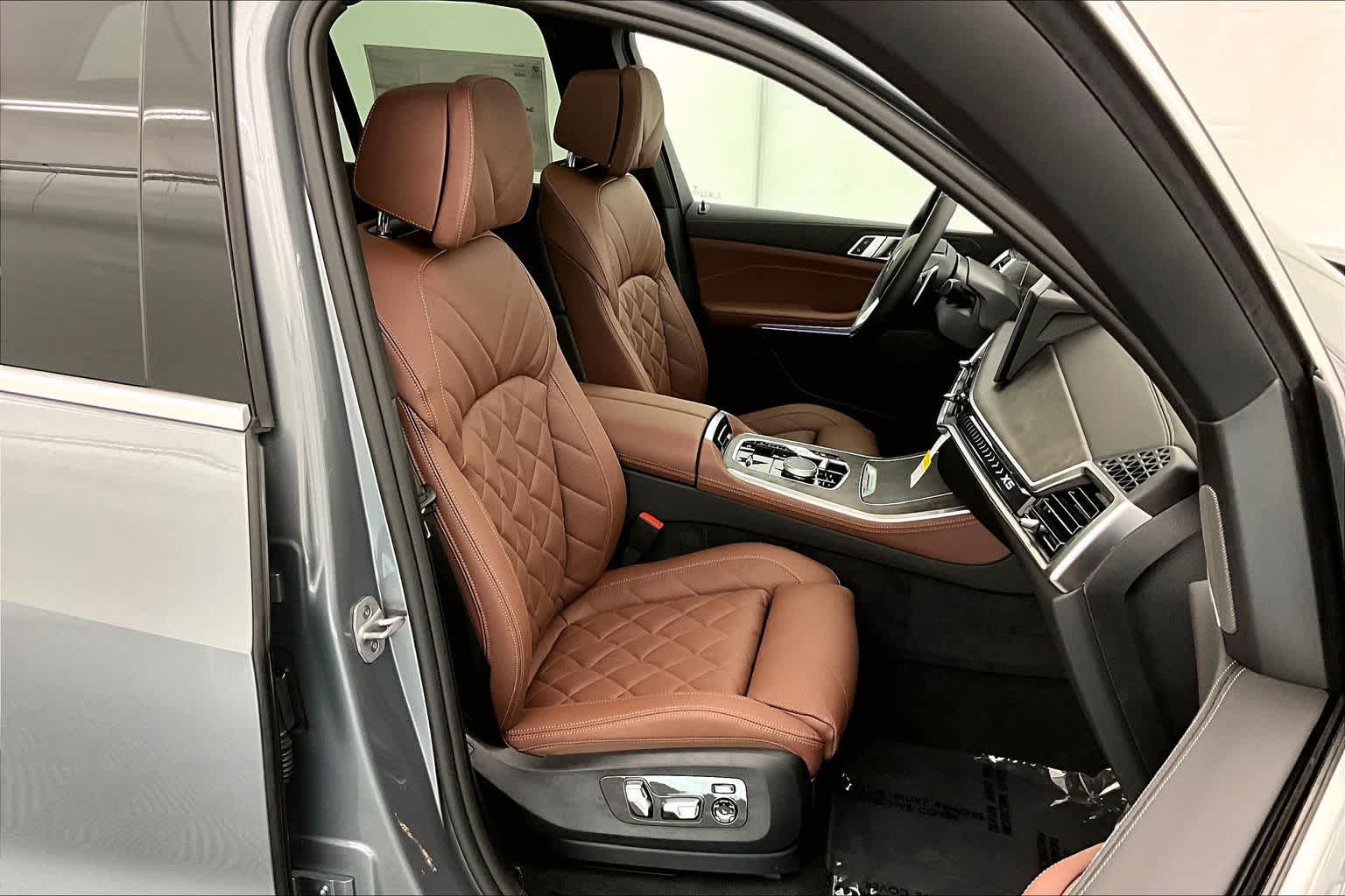 Thumbnail: 2026 BMW X5 - 14