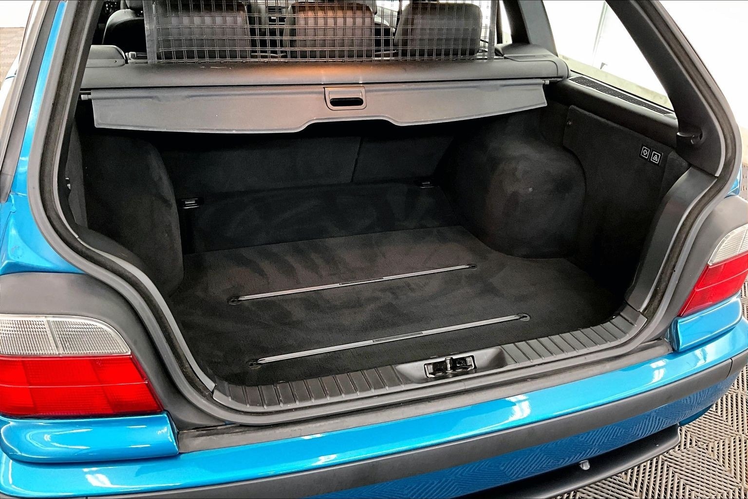 Thumbnail: 1998 BMW 3 Series - 18