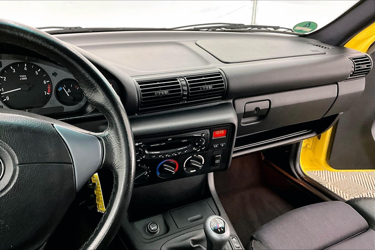 Thumbnail: 2000 BMW 2 Series - 14