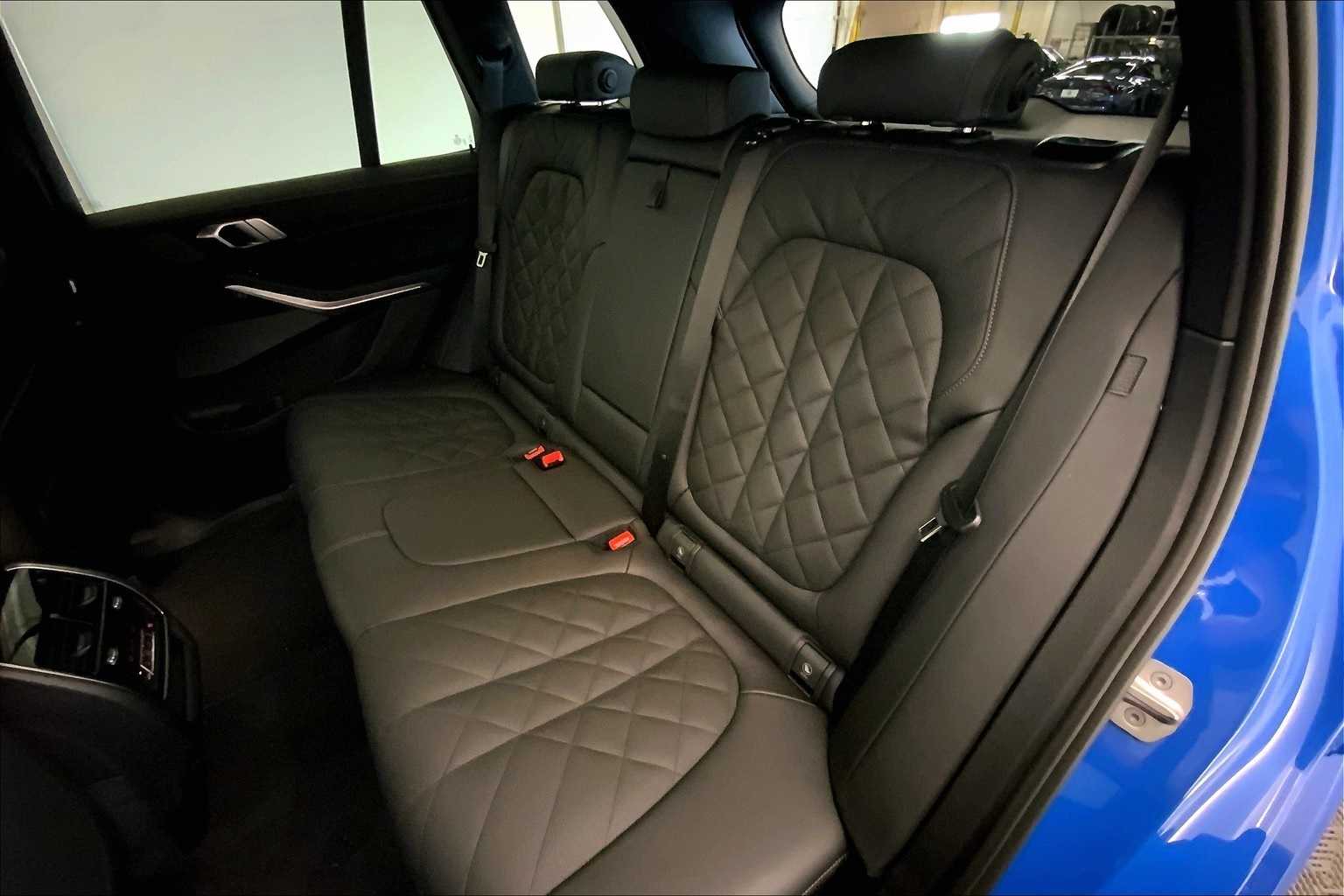 Thumbnail: 2026 BMW X5 - 13