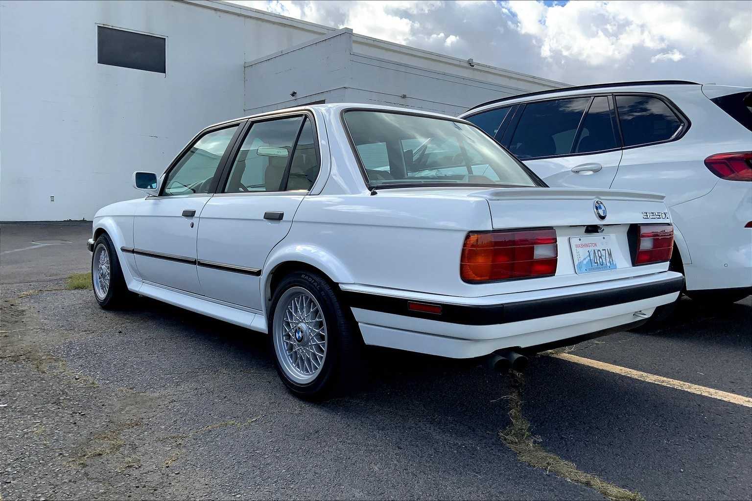 Thumbnail: 1991 BMW 3 Series - 4