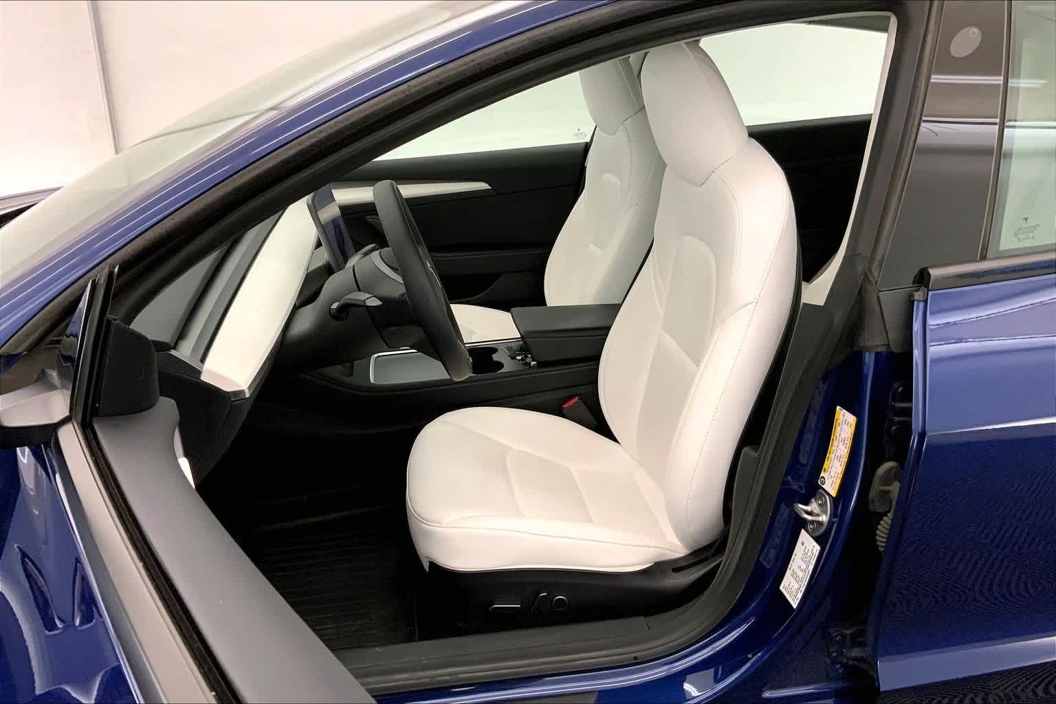 Thumbnail: 2022 Tesla Model 3 - 11