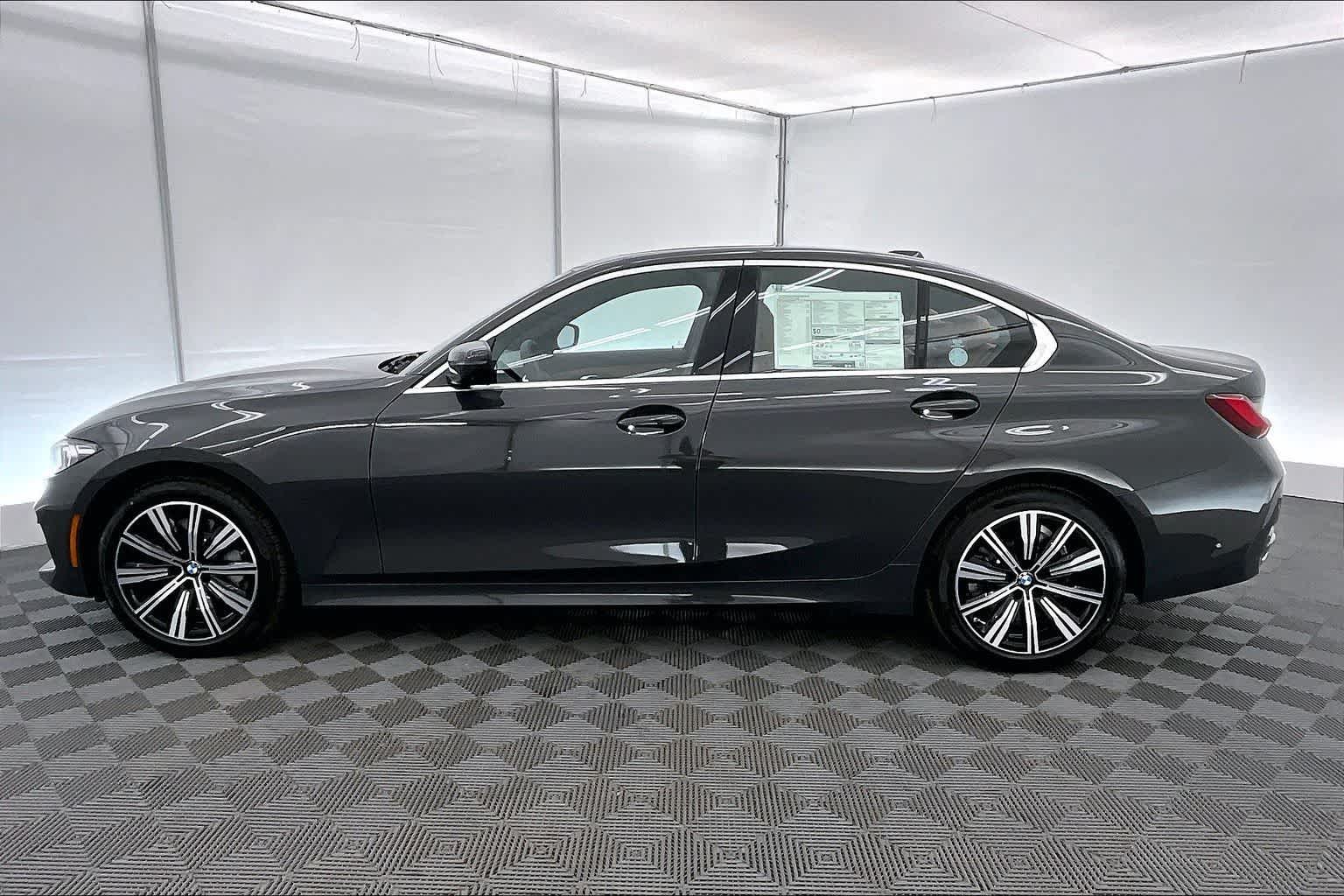 Thumbnail: 2026 BMW 3 Series - 3