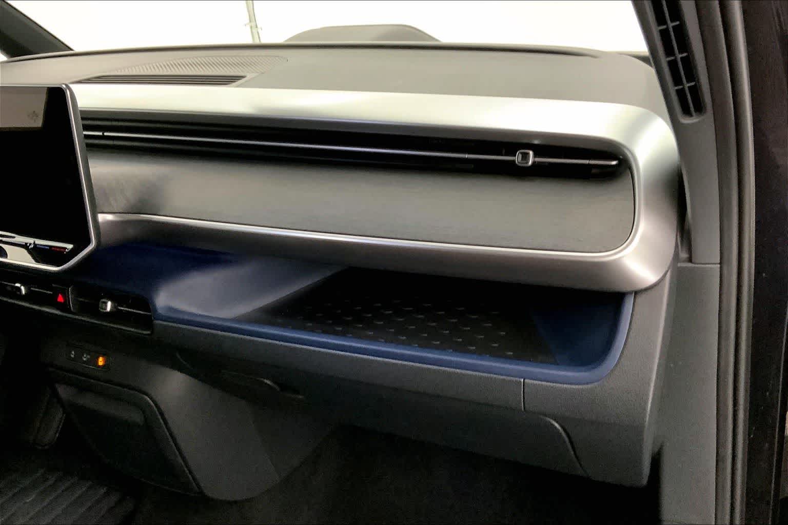 Thumbnail: 2025 Volkswagen ID.Buzz - 23