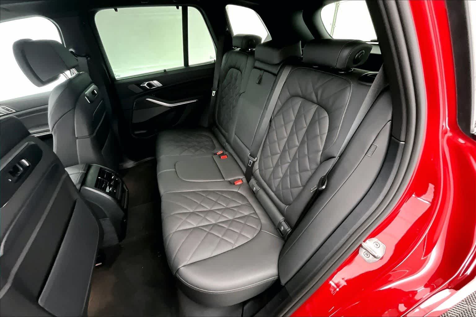 Thumbnail: 2026 BMW X5 - 13