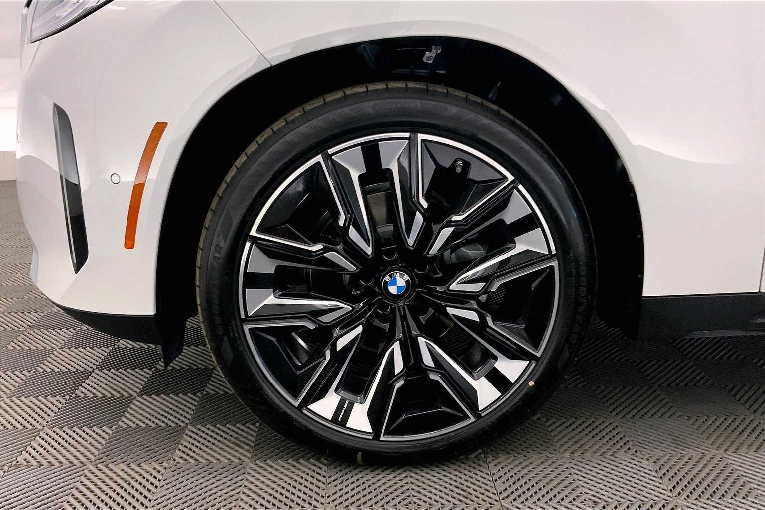 Thumbnail: 2025 BMW X3 - 8