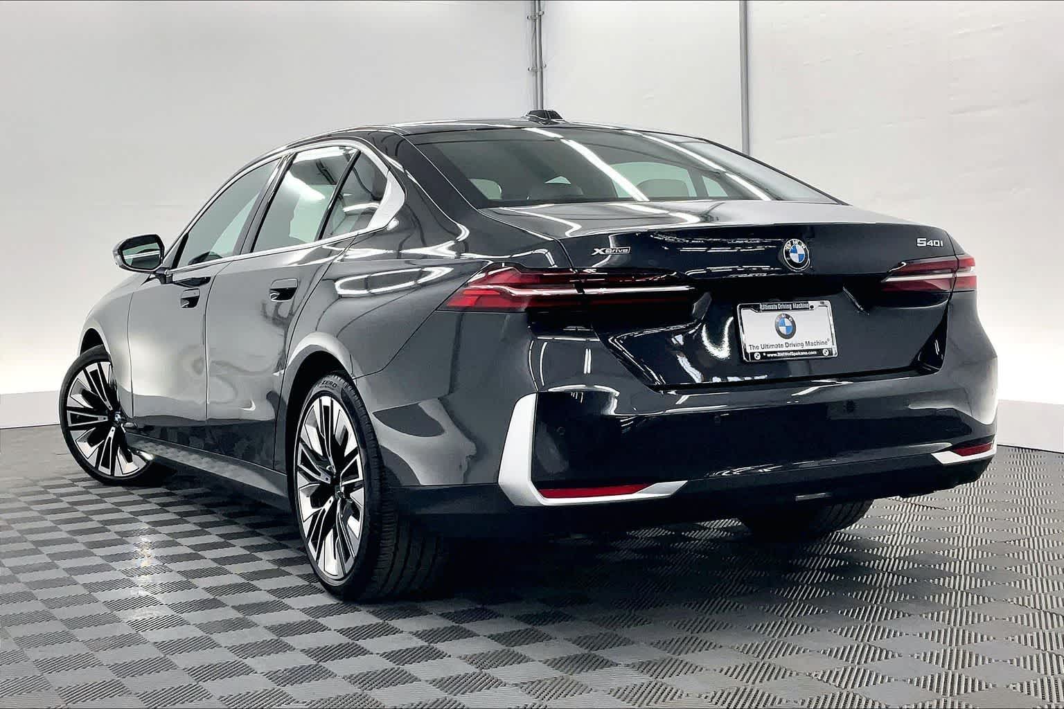 Thumbnail: 2026 BMW 5 Series - 4