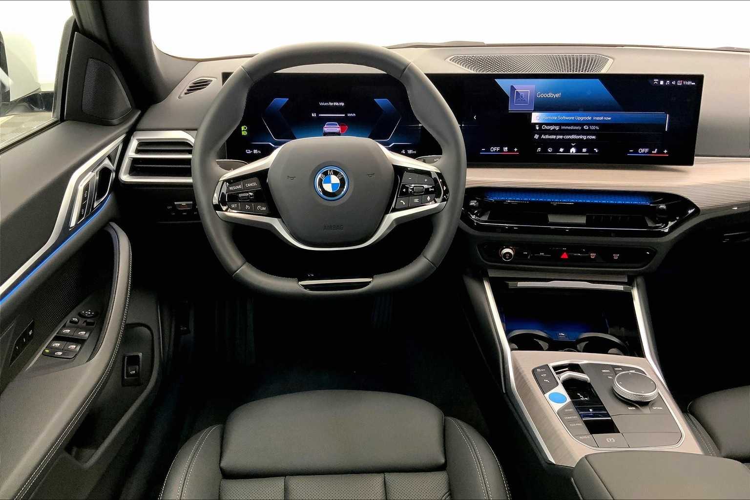 Thumbnail: 2025 BMW i4 - 14