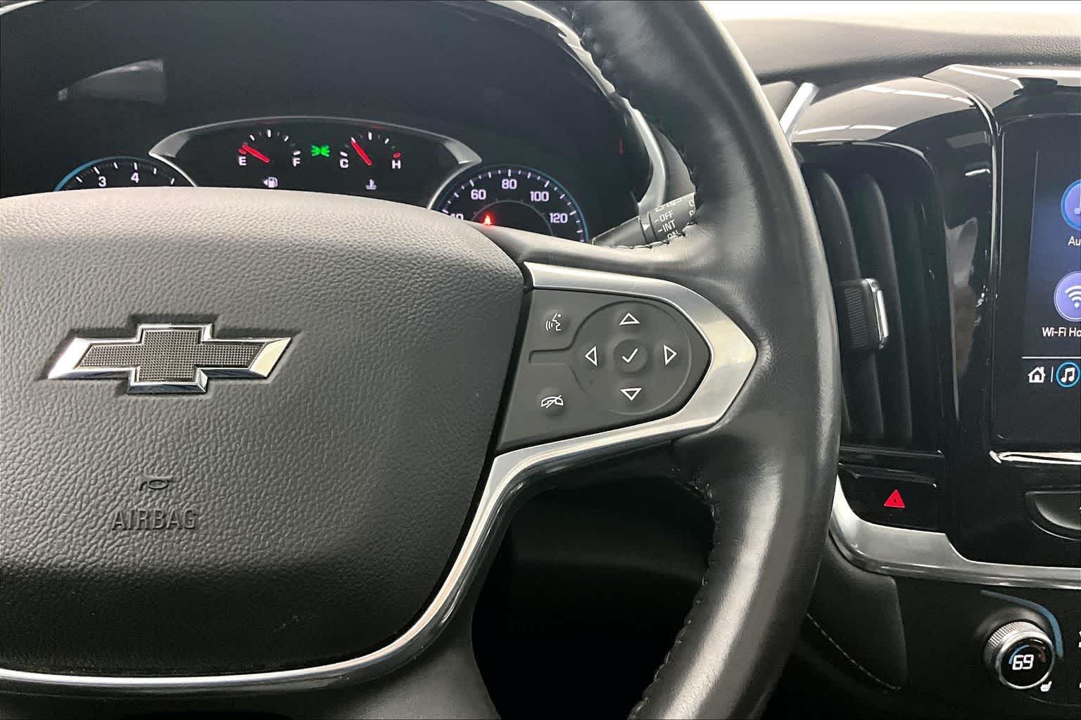 Thumbnail: 2021 Chevrolet Traverse - 25