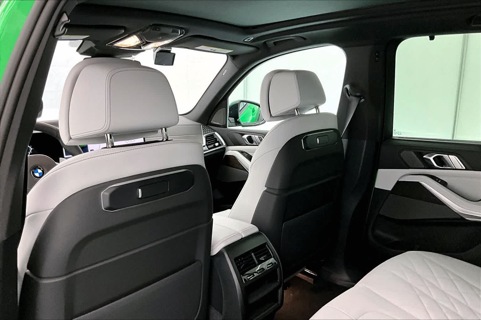 Thumbnail: 2026 BMW X5 - 12