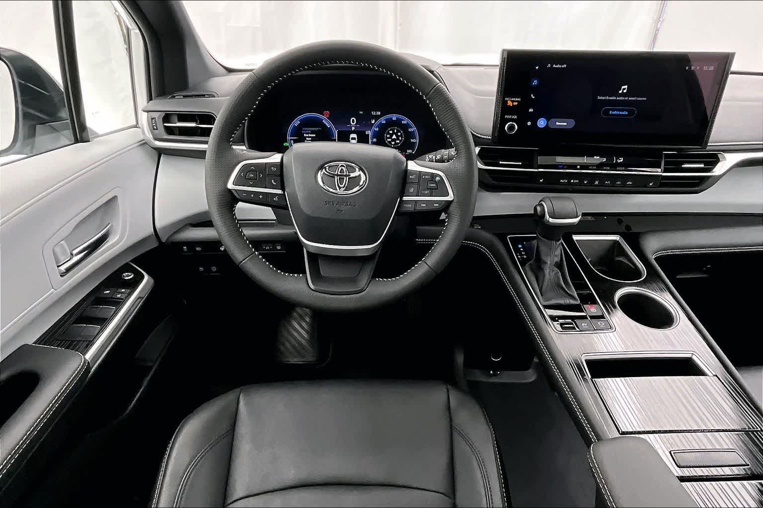 Thumbnail: 2025 Toyota Sienna - 14