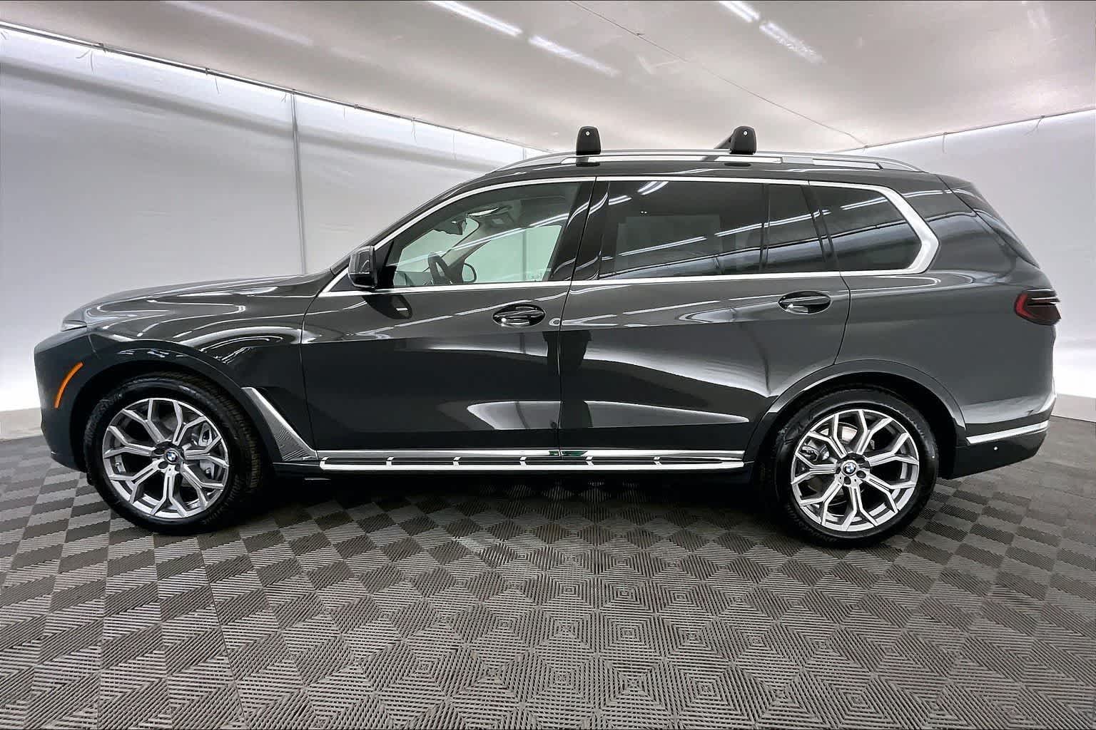 Thumbnail: 2026 BMW X7 - 3