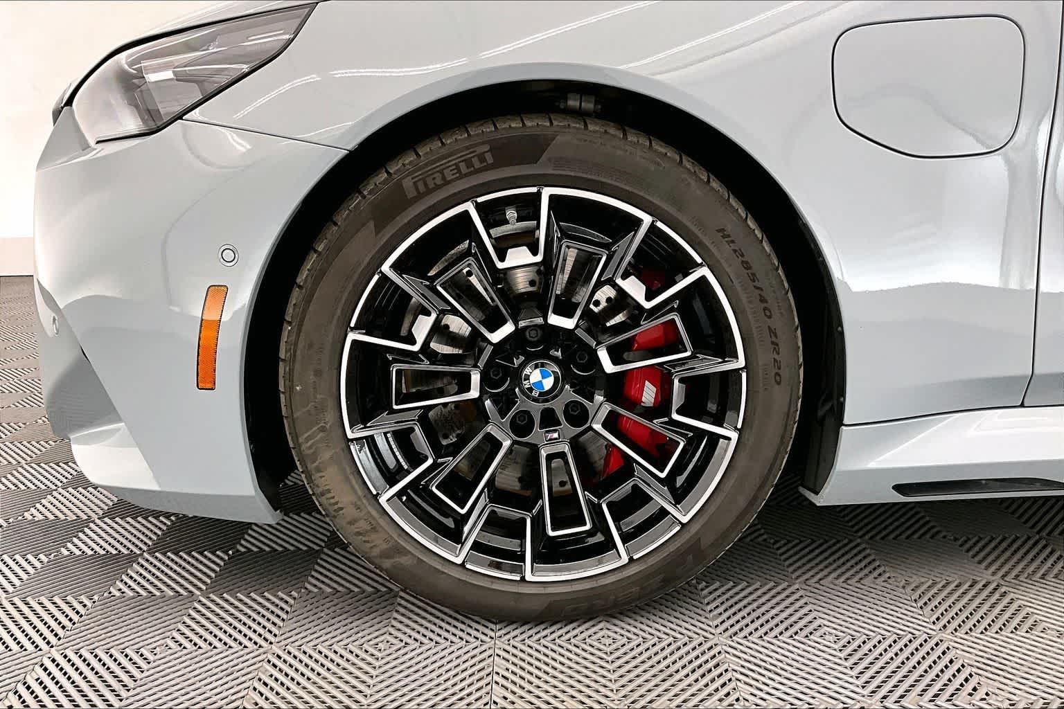 Thumbnail: 2026 BMW M5 - 8