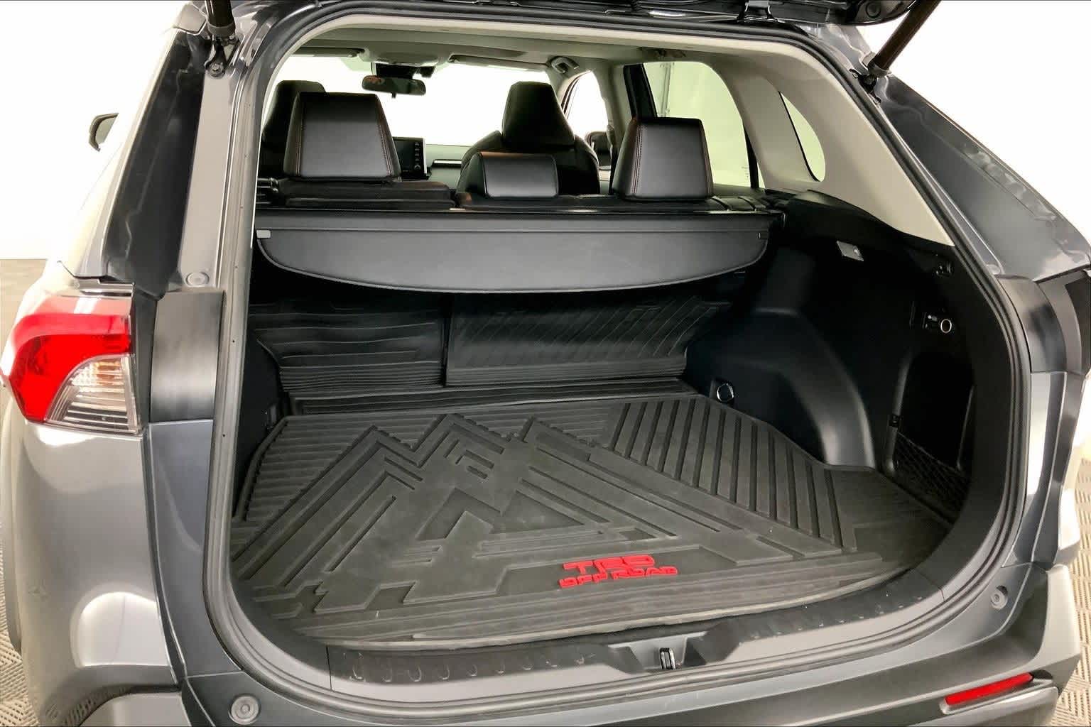 Thumbnail: 2021 Toyota RAV4 - 18