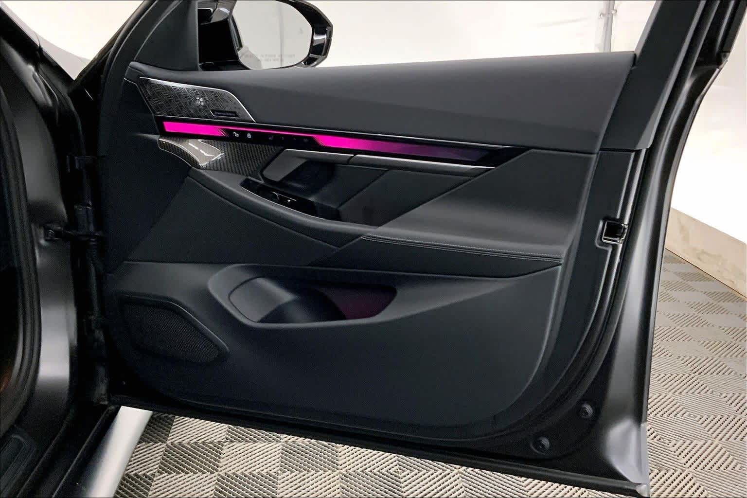 Thumbnail: 2026 BMW M5 - 27