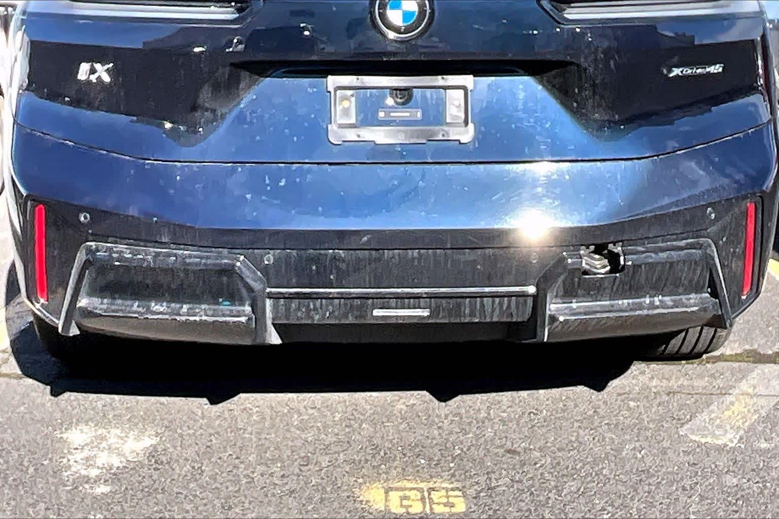 Thumbnail: 2026 BMW iX - 10