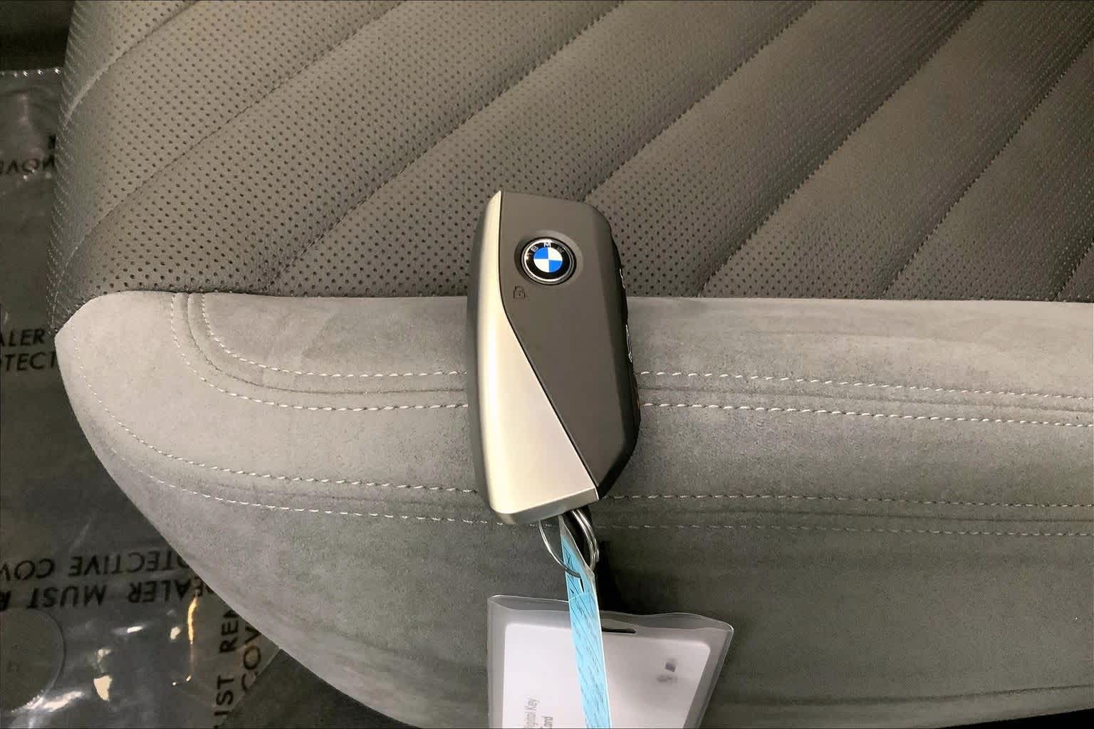 Thumbnail: 2026 BMW iX - 20