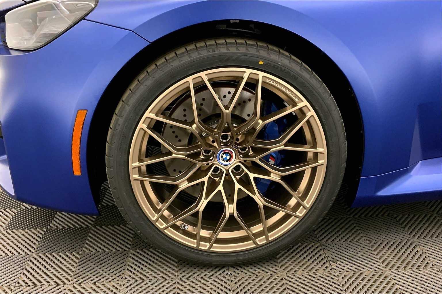 Thumbnail: 2025 BMW M2 - 8