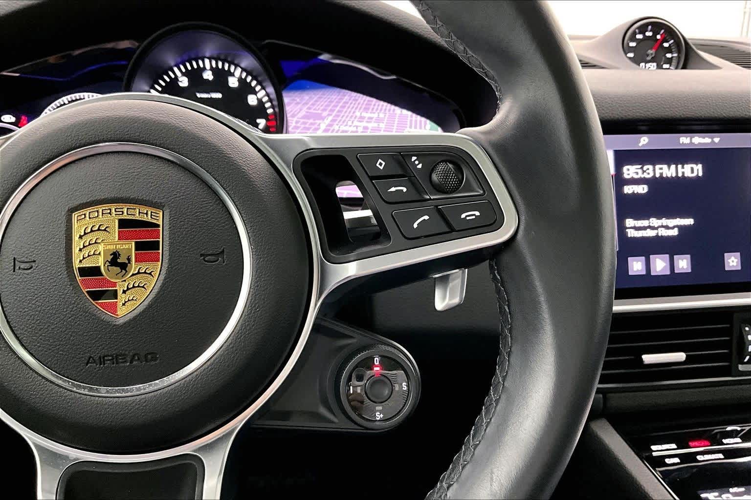 Thumbnail: 2021 Porsche Cayenne - 25